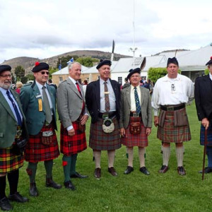 Clans gathering with Scorrybreac